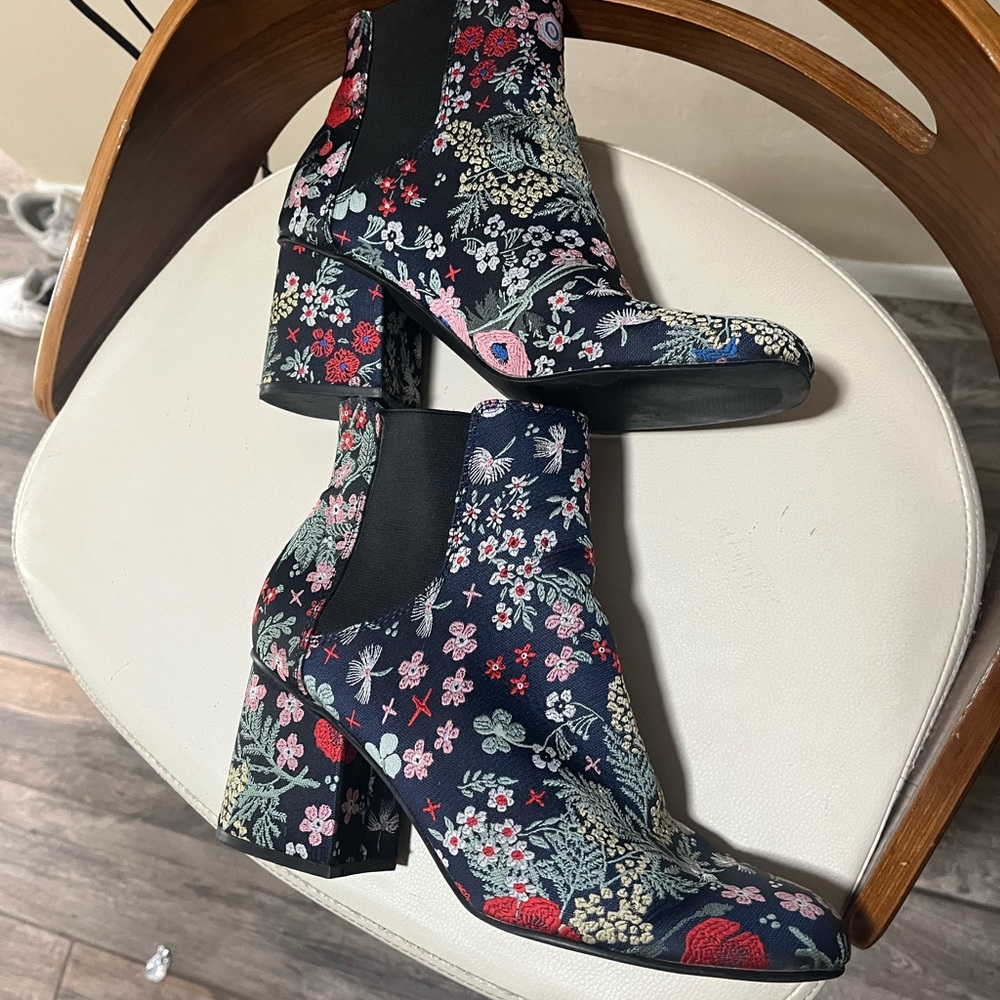 Indigo rd floral embroidered stretch boots
